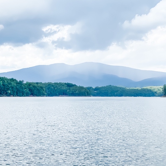 Meet your Posher - Picture 1 of 1